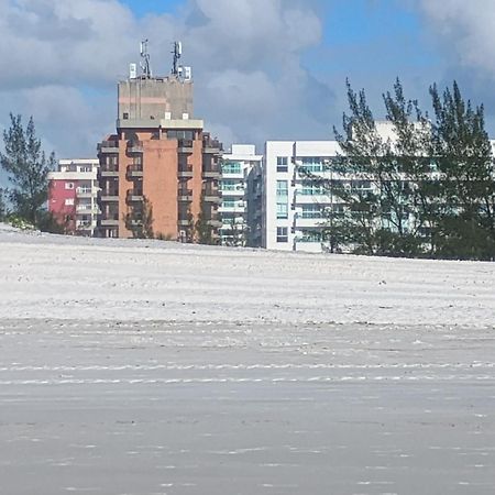 Apartamento Charmoso Em Frente A Praia Em Cabo Frío Exterior foto